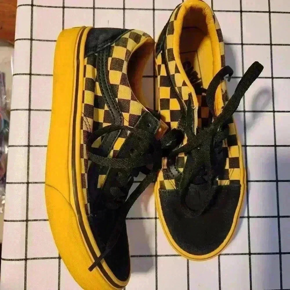Vans UNISEX Yellow/Black Checkered‎ Sneakers M5.5/W7 - Picture 2 of 5